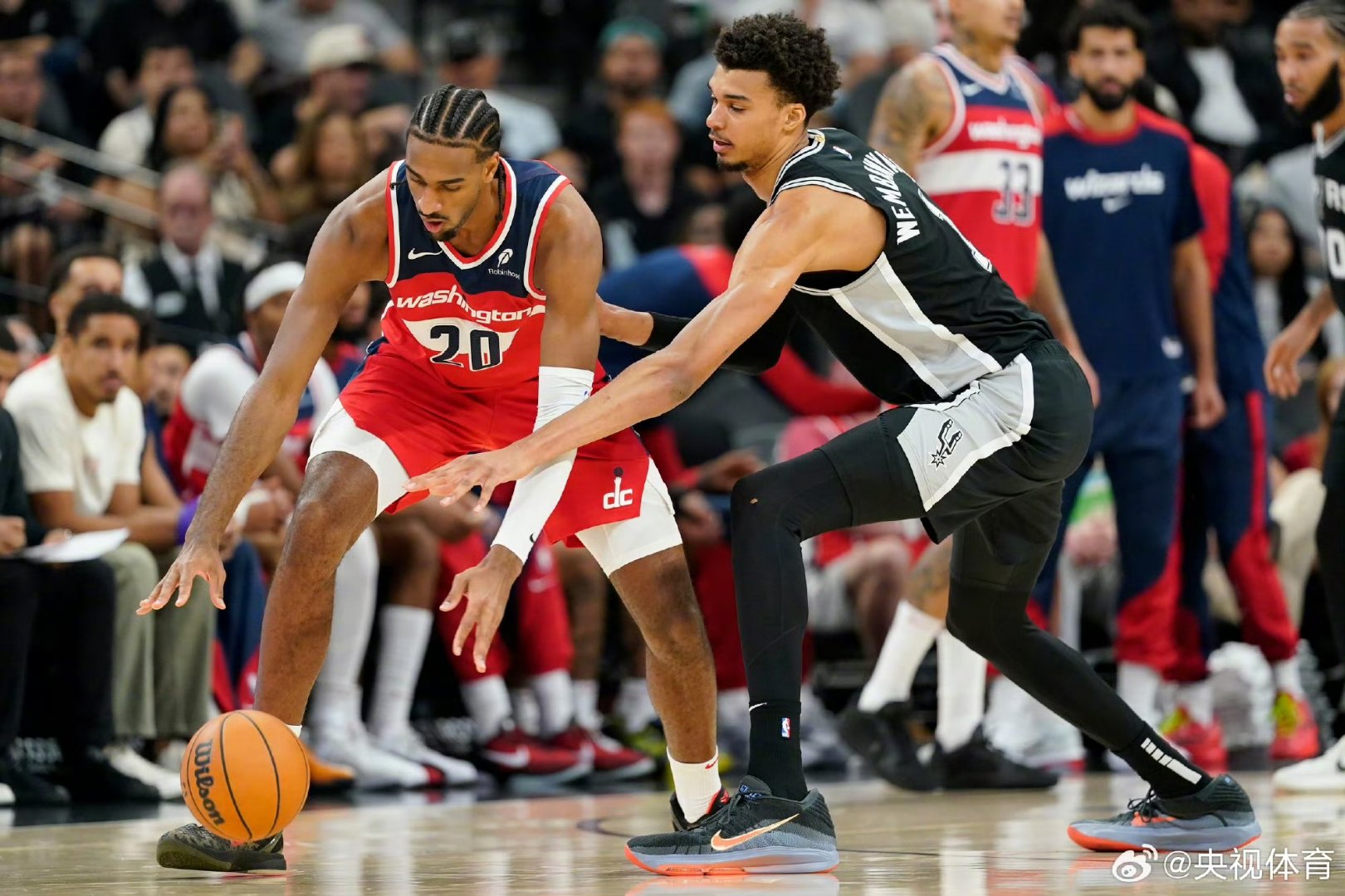 圣安东尼奥马刺发布备战花絮；今晚主帅复盘；葡超任务艰巨；更衣室氛围转暖的简单介绍-lol竞猜